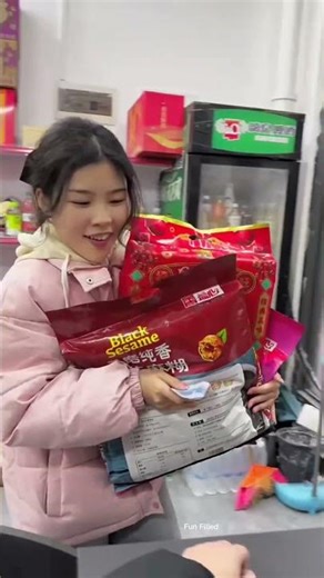 She Took Thousands Worth of Items for Just ₹10 and Run Away #shorts #shortvideo