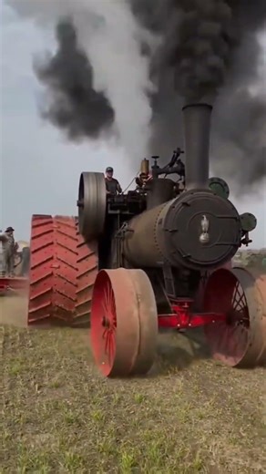 How Tractors Were Driven in the Old Days! #facts #ytshorts #trending