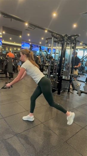 Leg Strengthening: The Romanian Deadlift + Row Combo