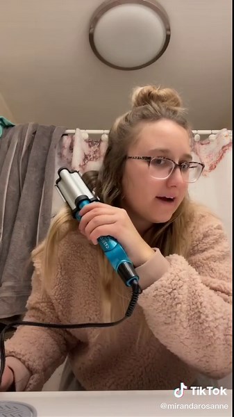 How I use my bed head wave artist💁🏼‍♀️ #beachwaves #hairtutorial #wavyhairtutorial
