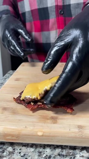 You asked for it! The bacon weave Flying Dutchman video tutorial. #smashburger #flyingdutchman #inandout #trendingreels #viralreels #revolutionbbq #recipereels #tutorialreels | Revolution Barbecue