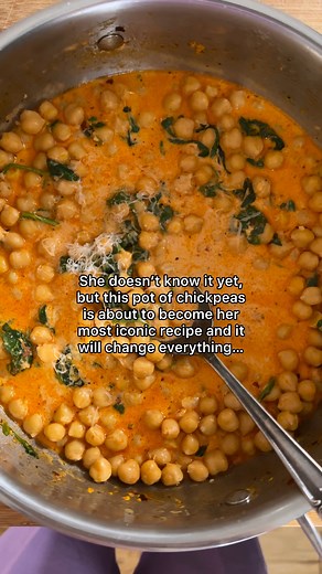 This 15-minute meal chickpea recipe has been devoured in thousands of kitchens around the world. Yours next? 🍲 | Live Eat Learn