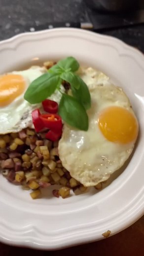 Delicious Pyttipanna Recipe | Stuart in the Kitchen