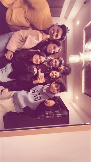 Rupal Sharma on Instagram: "Koi SRK ko bulao, uske duplicate yahan nach rahe hain🤭🤣🫣 #srk #dance #cousins #reels #foryou"