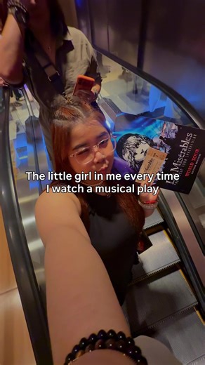 Little me was so happy to watch this play.✨ Les Miserables was the play that helped kickstart my love for Musical Theatre. I remember clearly the day I started to get into this story. It started with Mulan, I was singing Reflection in the version of Ms. Lea Salonga. In the early days of the internet, I would listen to that song over and over again and eventually I was recommended by videos of Ms Lea as Fantine, then Eponine. Then of course who could ever forget Susan Boyle’s version of I dreamed