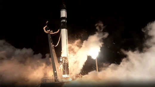 Rocket Lab launches sharp-eyed private radar satellite to orbit (video)