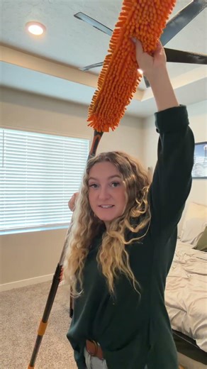 The Easiest Way to Clean Gross Ceiling Fans ✨ #highceilings #cleaningmotivation