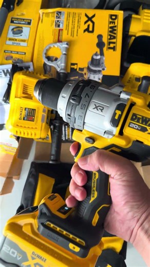 Máy khoan pin dewalt dcd1007 new USA về , pin 8Ah powerstack 0903397180