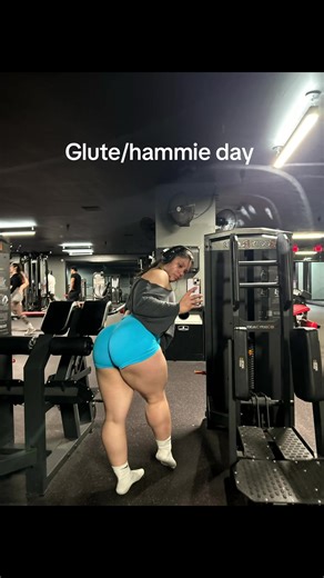 Glute/hammie day that has me crawling out the gym • Adductors 3x10 • bstance hipthrust (10reps) followed by kas bridge (8reps) 3 sets • Seated hammie curls 3x8-10 • Rdls 3x10 • Elevated sumo squats 3x12 1 drop set till failure on last set #glutes #hamstrings #workout #gym #legs