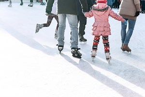 5 Places to Go Ice Skating in and Around Delaware This Winter