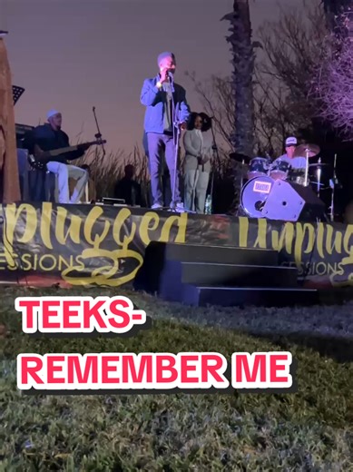 So I started my set with a song by @TEEKS called Remember Me❤‍🩹 A song that was on my playlist 5 Years ago after a breakup that left me
