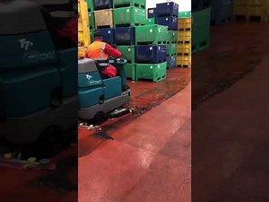 Tennant T7 Cleaning Greasy/Dirty Floors #Shorts