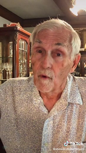 Joy! Vintage perfumes by Jean Patou. #vintageperfume #antiques #vintagebottles #factice #waco #wacotexas #wacoantiques #perfumebottles#joy #jeanpatou