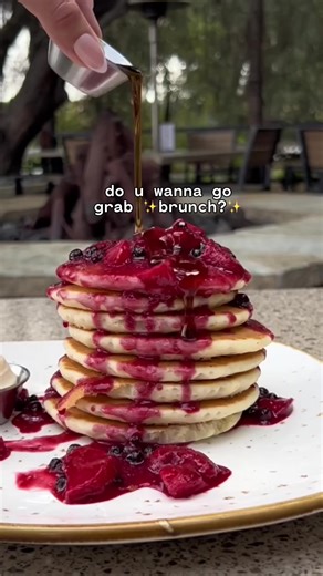 You wanna go grab brunch? Say less. 🥞🫐 ​ ​ Lazy Dog weekend brunch is extended through Monday in honor of Presidents' Day. (10am–2pm).​ ​ We'll save you a seat.🥂