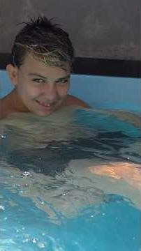 Brincando de adedanha na piscina! Parte 3