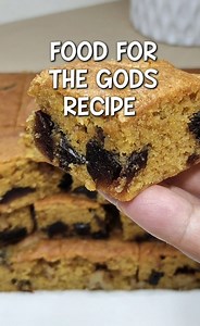 Food for the Gods recipe must try ang sarap! Ingredients: 1cup melted butter (unsalted) 1cup white sugar 3/4 dark brown sugar 2 tsp vanilla 1 Tbsp glucose 4 eggs 2 cups All purpose flour 1 tsp salt 1 tsp baking powder Chopped: walnuts and Dates Bake in a Pre-heated oven @165 degree celcius for about 30mins to 35mins Do the toothpick test until comes out clean Happy Baking! #foodforthegodsrecipe #fbPageFollowers #fbreelsfypシ゚viralシ #everyonehighlightsfollowers #highlightseveryonefollowers2025 #ho