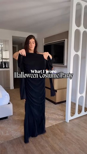 70K views · 25 reactions | What I wore to a costume party! Repurposed a wedding guest dress into Morticia Addams鹿 Not bad for last minute! If you dressed up, lmk your costume below! And if you have spare Almond Joys… also hmu! #midsizestyle #weddingguestdress #halloween #midsizefashion Halloween costume, wedding guest dress, size 8, size 10 | The Other MK | Facebook