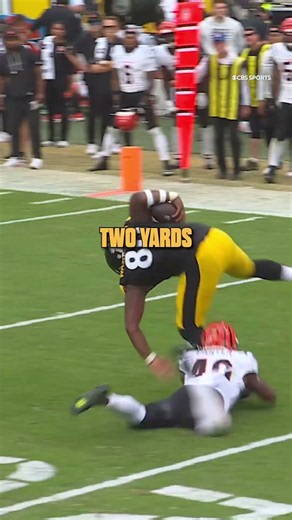 We showed Aaron Rodgers his big play to Darnell Washington, and his reaction was amazing 😂