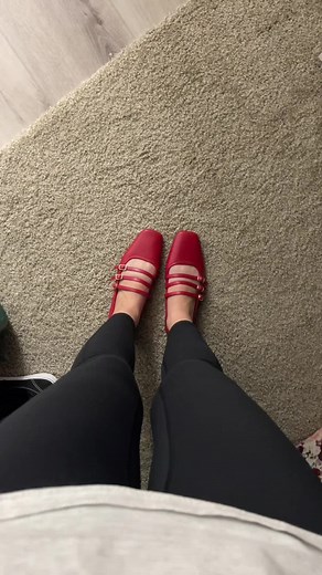 Effective Ways to Clean and Deodorize Ballet Flats