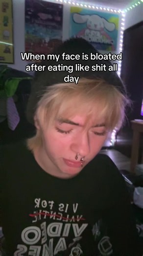 I can’t help myself like ever I need a treat everyday 🫩🫩 #fyp #relatable #08 #emo