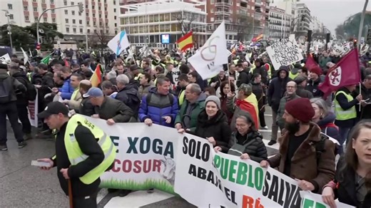 Farmers in Madrid protest over competition from Mercosur imports. The European Union signed its largest-ever trade pact with Mercosur members Argentina, Brazil, Paraguay and Uruguay after 25 years of negotiations. It still requires approval before it can take effect. #Spain #Farmers #Protest #Madrid #Mercosur #Trade #EU #live #Reuters #News Keep up with the latest news from around the world: https://www.reuters.com/ | Reuters