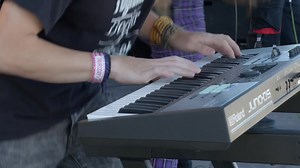 When you just graduated MIDDLE SCHOOL and somehow you’re playing one of the WORLDS LARGEST FESTIVALS ! Rare video of Cut it out from Louder than Life! | nail_bite_official