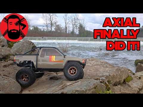Axial SCX10 Toyota SR5 Unboxing, Run, and First Impressions