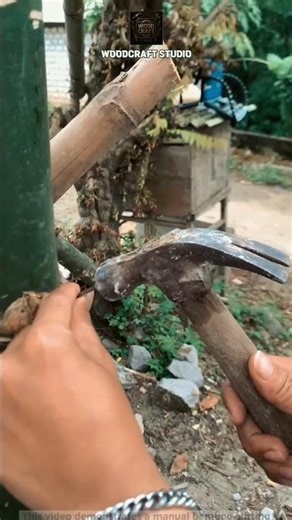 Splitting Bamboo With a Hammer Trick | Simple Manual Technique #bamboo #handtools #diy