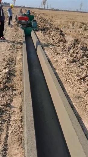 #Waterchannelformingmachine #ditch #gutter #farmlandirrigation #concretewaterchannel