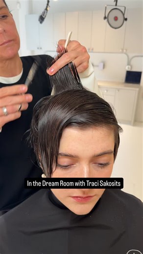 In the Dream Room—where the education team and students shape the future . @tracisak_hair shares flawless technique incorporating bias cutting, built on intentional shape and thoughtful sectioning. Filmed at @avedaarts newest Institute in DUMBO, Brooklyn—a space built for imagining, learning, and creating the future of our craft | Hairbrained