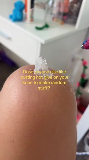 Spam🫰🩷 (@naomibozek)’s video of glue