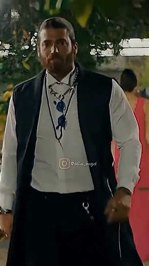 Con su interesante estilo de vestir, Can Yaman 🔥 #actoresturcos #turkishdrama