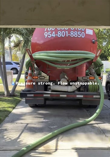 This ain’t just cleaning — this is a full-on power move 💥 Hose is dancing, tank’s draining, and the truck is hungry 😤🚛 #septictankcleaning #septictankpumping #miami #broward #miamiseptic #browardseptic #pumpout #limpiezadetanqueséptico #limpiezaseptica #champion