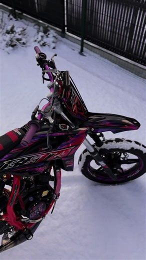 Hot as f🤩ck #top #snow #most #50cc #beta