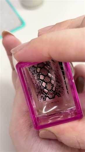 Leopard Nails or Snake Nails? 👀 | DIY Manicure #nailstamping