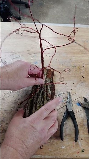 Make Adorable Wire Trees in Minutes - #sculpture #sculpting #diy #wireart