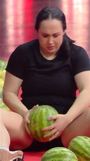 Most watermelons crushed with the thighs in one minute