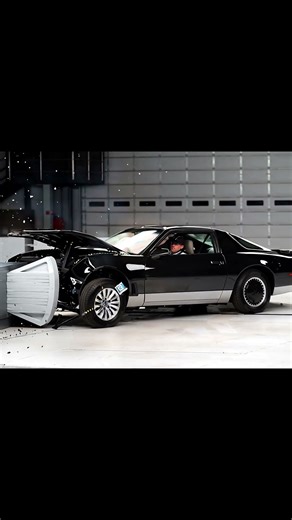 KARR 1982 Pontiac Firebird Trans Am Knight Rider driver-side overlap crash test #cardestruction