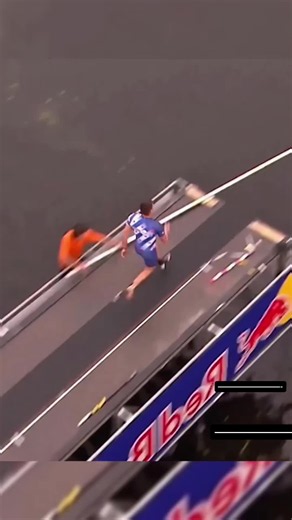 Instagram Reel: Watch the Video with the Lines Sticker