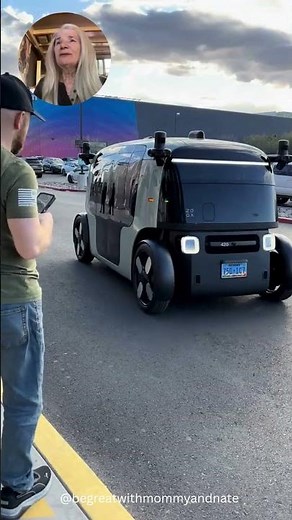 The Minimalist Robot Taxi Nobody Talks About #tech #futuristic #autonomous