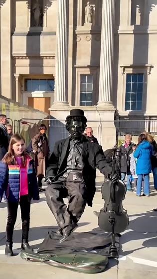 Floating Cello-man getting ready for you. #livingstatue #levitating #works