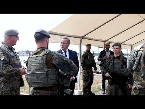 Boris Pistorius visits the Home Defense Division