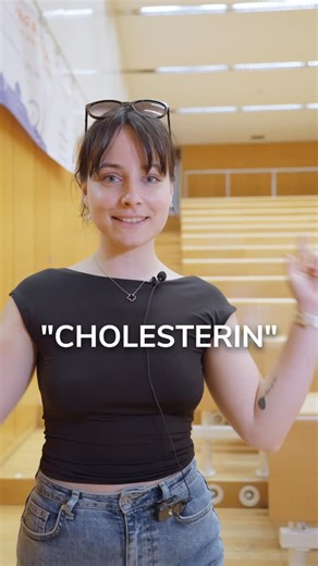 🧓🥓 „Mein Opa aß jeden Tag Speck und wurde 90 … also ist Cholesterin egal!“ Klingt lustig – ist aber keine Wissenschaft. Millionen Menschen sterben jedes Jahr am Herzinfarkt, und dauerhaft hohes LDL ist nun mal ein dokumentierter Risikofaktor. 💡 Fakt statt Anekdote: • LDL über 160 mg/dl = bis zu 3× höheres Herzinfarktrisiko. • Jede 1 mmol/l (ca. 39 mg/dl) Senkung senkt das Risiko um ~20 %. • Ballaststoffreiche Kost ungesättigte Fette können LDL teils zweistellig reduzieren. ❓ Willst du konkret