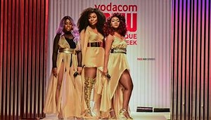 TOP👌❤Assista B4L Girls ( Marllen PRETA NEGRA , Dama do Bling Music & LizhaJames_Frases ) no Mozambique Fashion Week (link): https://www.youtube.com/watch?v=7W9WkJP8Cso Marllen Preta Negra Contacto: 258 848255679 Instagram: @pretanegra3 | Marllen Preta Negra