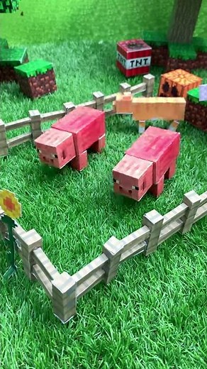 Hamster survival in Minecraft - Boom! #Shorts 🐹 Homura Ham