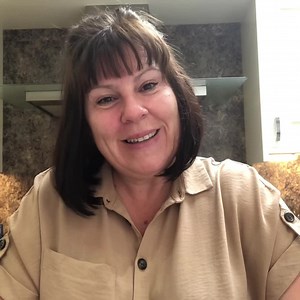 Smoked salmon & asparagus tagliatelle Only a few ingredients, cooked in 10 minutes, feeds 4 for about a fiver and is absolutely delicious!! I promise you so so good 😊 #northernnic #cheapmeals #deliciousrecipes #tastyfood #fishfriday #smokedsalmon #quickmeals #tagliatelle #pasta #10minutemeals #luxury #devine #foodie #foodblogger #foodstagram #food | Northern Nic’s Back Kitchen