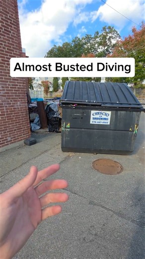 I went dumpster diving in forbidden territories!! It was left unlocked! #dumpsterdiving