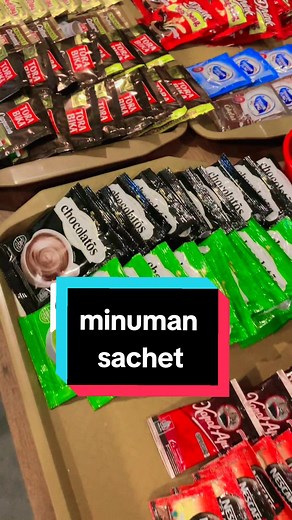 Pesan Es Matcha di Warung Ein Jogja
