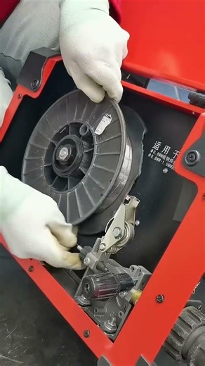 Multifunctional gas shielded welding machine, one machine for multiple uses