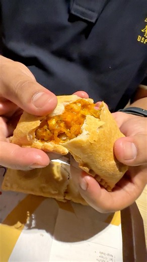 McDonald's ₹47 vs Burger King ₹39 Pizza Puff 🔥 Paisa vasool kaun? 😳 #mcdonalds #ytshorts